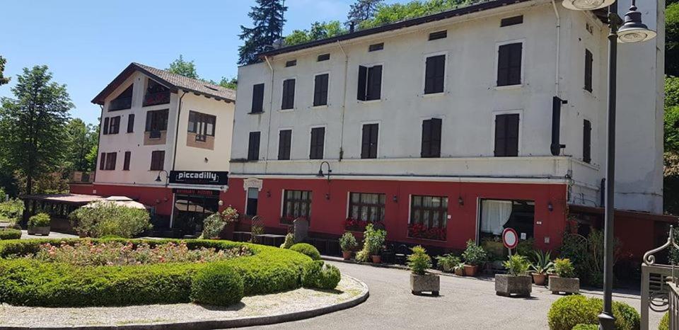 Piccadilly Hotel Sant'Andrea Bagni Екстериор снимка