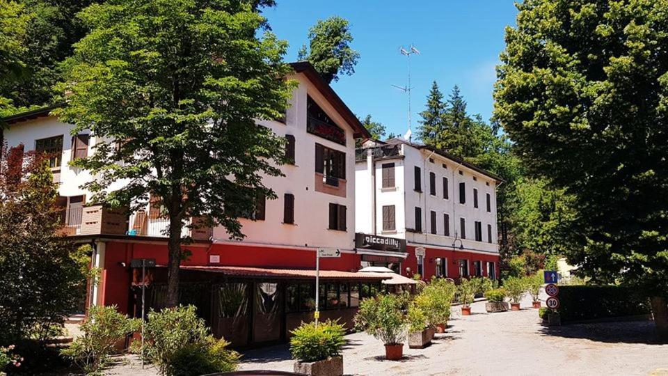 Piccadilly Hotel Sant'Andrea Bagni Екстериор снимка